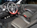 Opel Adam 2015 салон, водительское сиденье